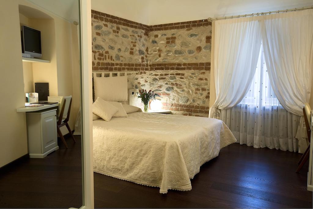 Hotel Cascina Di Corte Venaria Reale Værelse billede